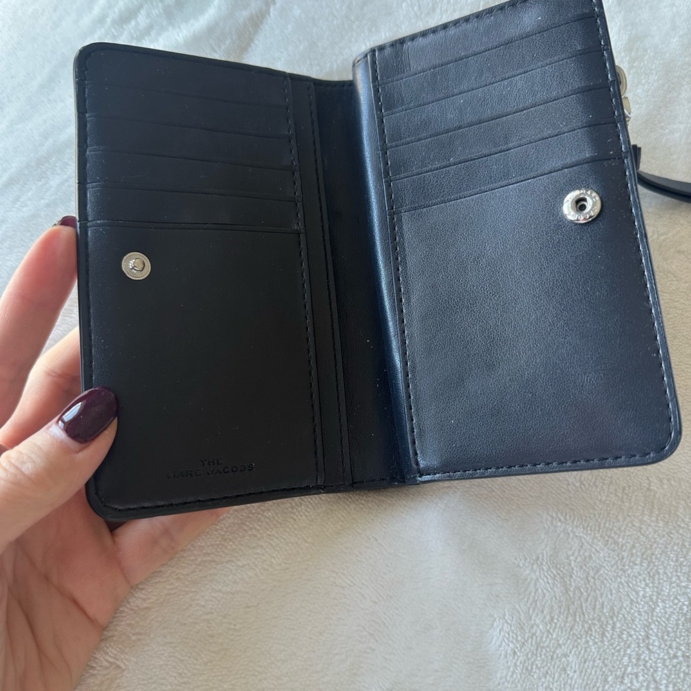 Marc Jacobs wallet - Picture 3 of 4